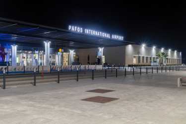 Transfer Pafos miasto dowolne miejsce - Lotnisko Pafos 5-8 osób