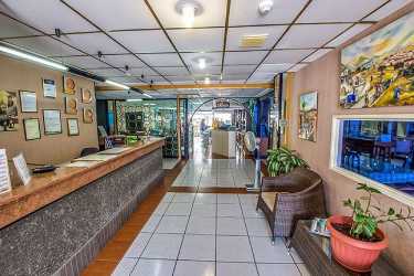 Accommodation, San Remo ** hotel w Larnace