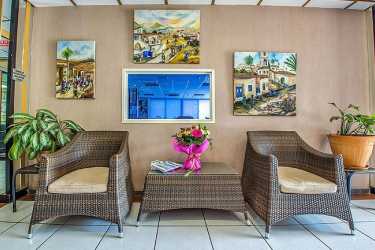 Accommodation, San Remo ** hotel w Larnace