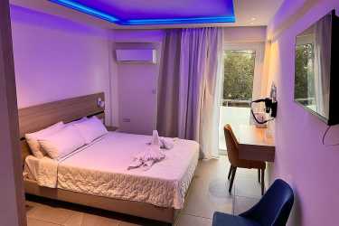 Accommodation, San Remo ** hotel w Larnace