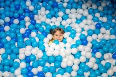 Youth camp, „NADMORSKI MEGA FUN” : 3 wycieczki - Pomerania Fun Park, lasertag, archery tag, holi dodatkowo: park linowy, paddleboard, kolonia 7-10 obóz 11-14 lat