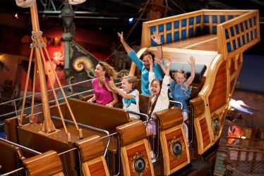 Youth camp, Kolonie – Raj w sercu Polski. Mandoria – Odkryj nową strefę CROCODIL w Park Of Poland Suntago Wodny Świat - super zabawa w Sadach Klemensa także warsztat pływacki i lekcja przetrwania. Kolonia 7-13 lat.