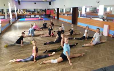 Youth camp, Muszyna - Obóz taneczny z elementami gimnastyki z M. Krasowską OW Kolejarz, 10 dni 9-16 lat