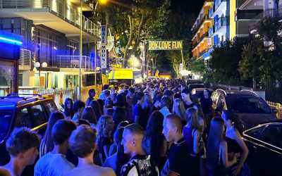 Youth camp, Rimini H. Asso*** - obóz Party Zone - wylot z Warszawy Hotel Asso***, 8 dni 16-19 lat