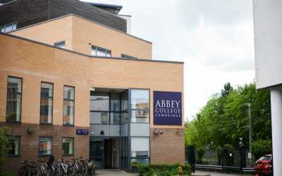 Youth camp, CAMBRIDGE - kurs języka angielskiego Cambridge (Wielka Brytania) 12-17 lat